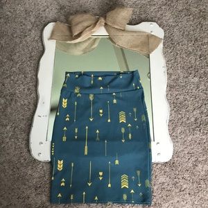 LuLaRoe M Cassie skirt